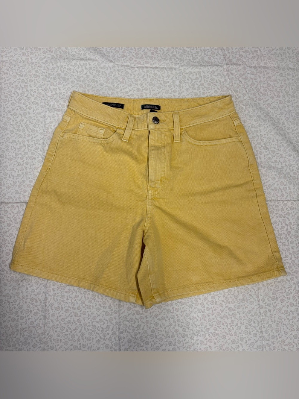 Wild Fable Women's Yellow Denim Bermuda Shorts Size 4/27R Regular Fit Excellent
